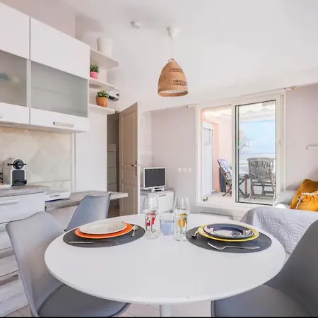 Διαμέρισμα 2p - Terrasse - Parking - *